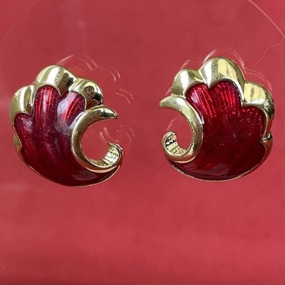 Vintage Avon Red Foil Scallop Pierced Ear Earrings - Picture 1 of 3